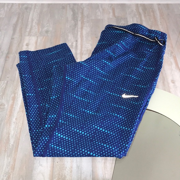 Nike Pants - Nike Dry Fit Capri Workout Pants
